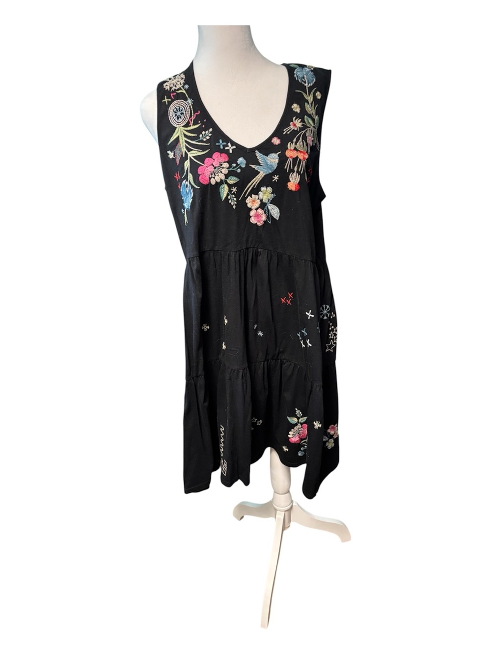 Johnny Was Black Floral Embroidered Sleeveless Dress